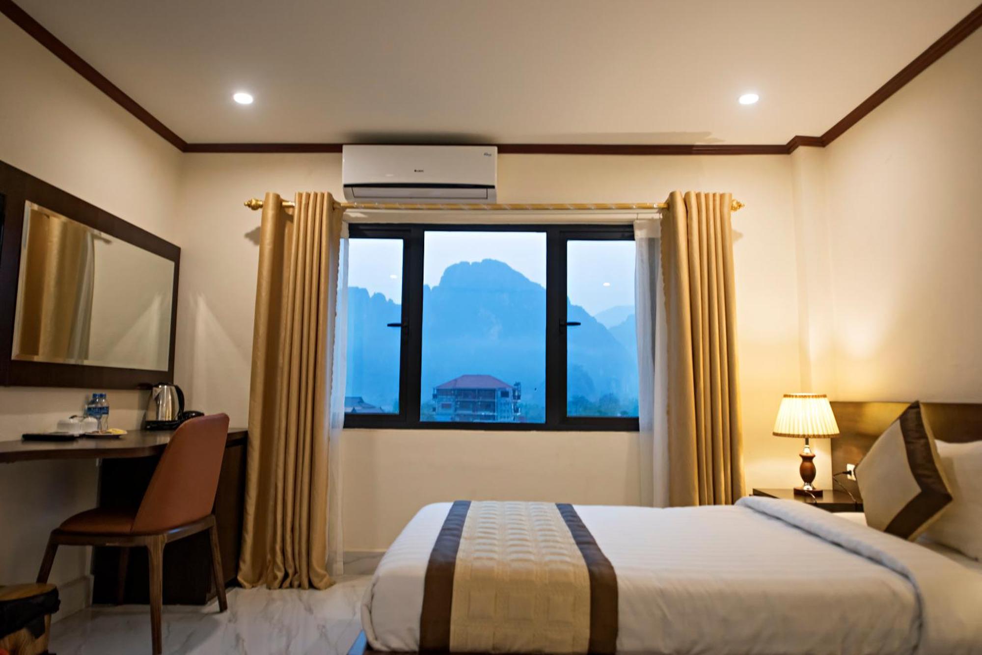 Premier Vang Vieng Hotel Exterior photo
