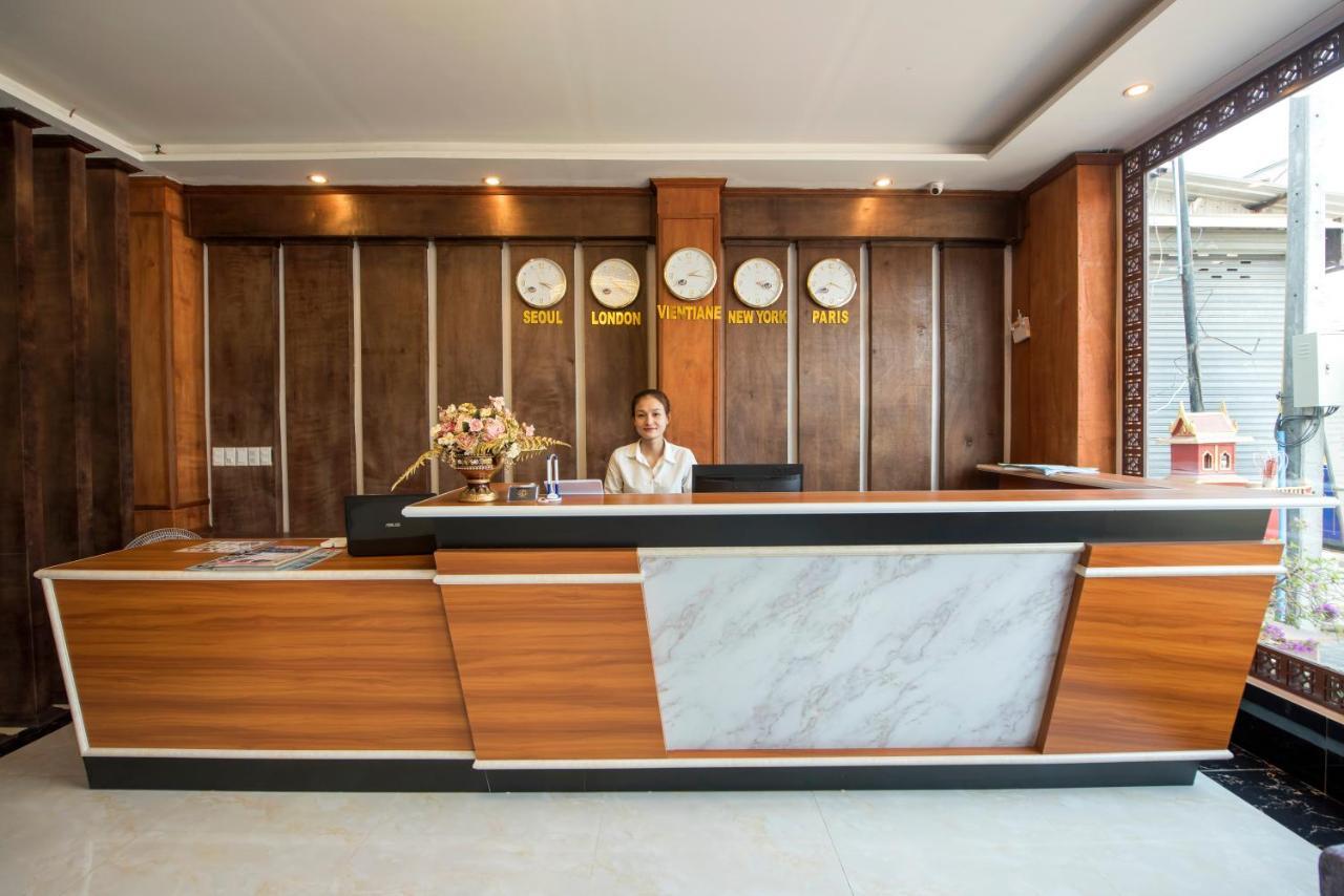 Premier Vang Vieng Hotel Exterior photo